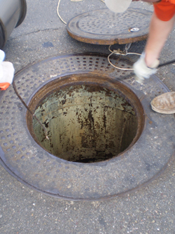 Cleaning Manhole